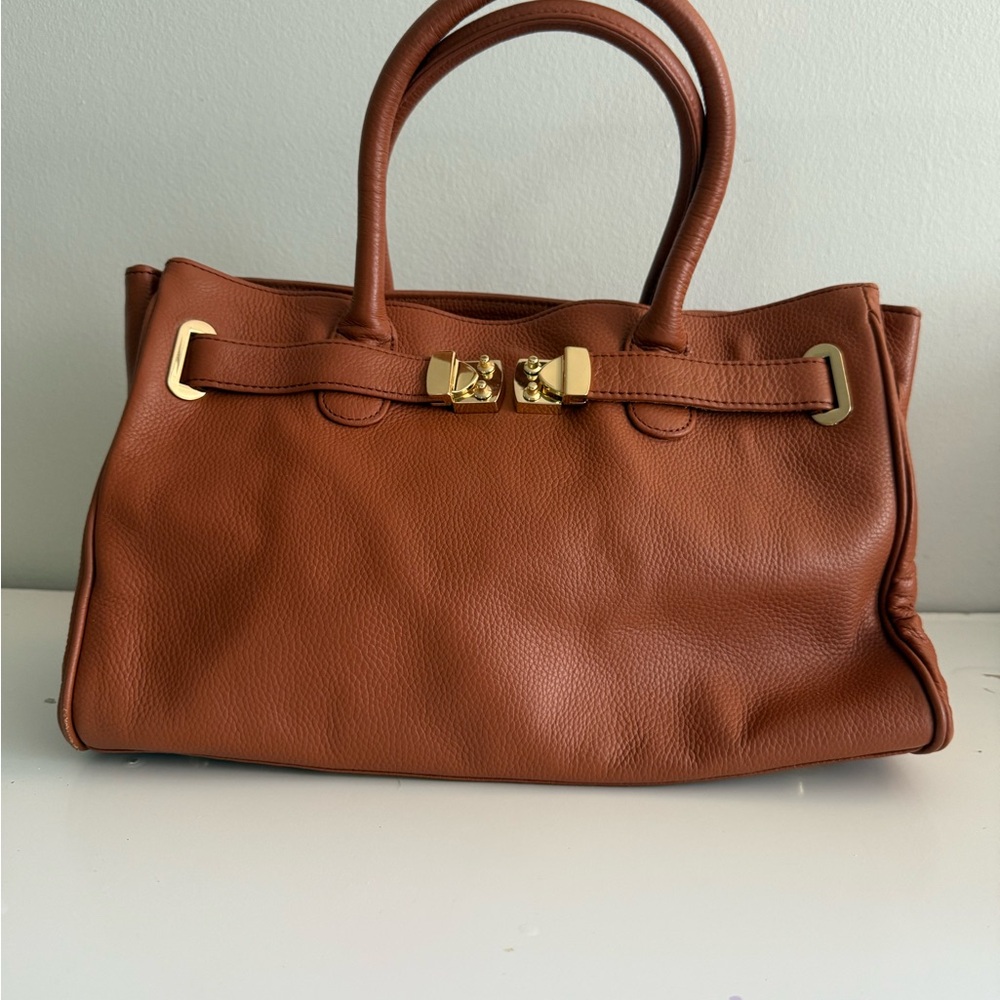 Chic Tan Leather Satchel